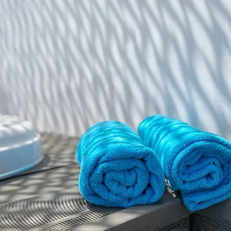 沃兰达锡罗斯旅馆 *